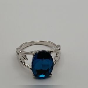 Elegant Silver Ring with Blue Gemstone Size 8.5